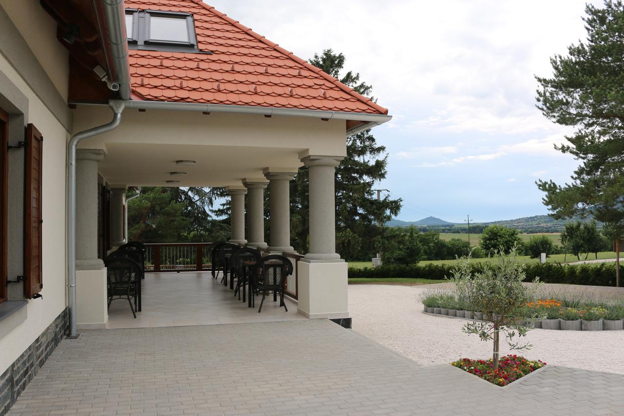 Villa Tolnay Vendégház Gyulakeszi Esterno foto